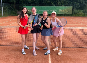 v.l. Isabelle Roos, Emily Hardes, Ella Simon, Kristina Mentrup