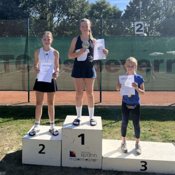 Bei den Vereinsmeisterschaften der U15-Juniorinnen setzte sich Hannah Mansla vor Jana Schulze Heuling und Merle Demmer durch. Foto: Saskia Mansla/TCO