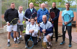 Die Herren 40 verloren ihre Auftaktpartie unglücklich mit 4:5 bei TuS Recke.