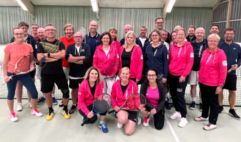 Der TCO feierte den 50. Vereinsgeburtstag mit einem gut besuchten und stimmungsvollen Abschlussturnier in der Tennishalle. Foto: Tennisclub Ostbevern